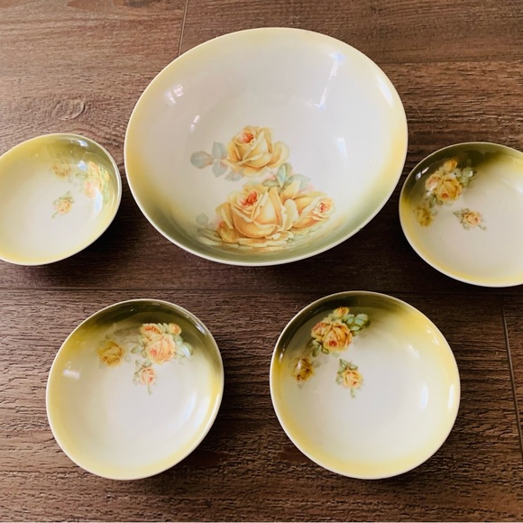 Vintage Germany Hand-Painted
Yellow Roses Serving Bowl - Picture 11 of 15